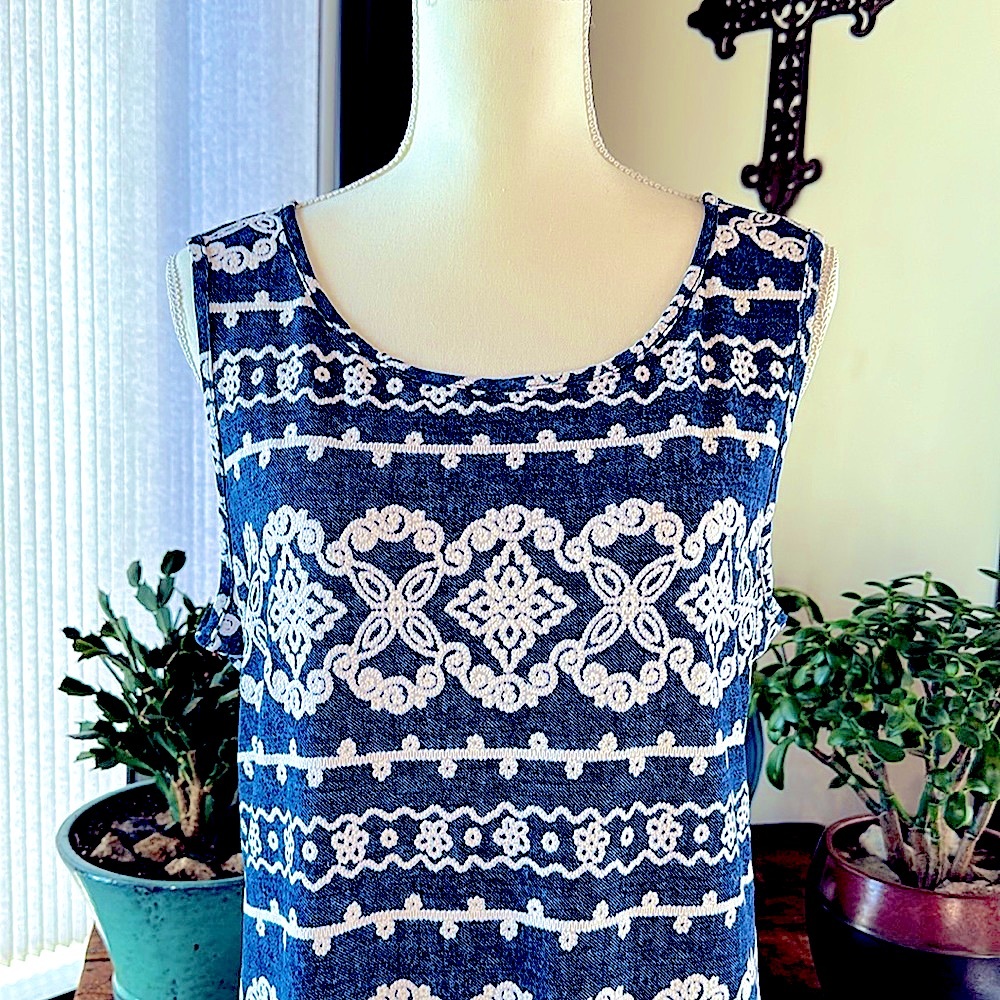 Dress - Picture 2 of 7